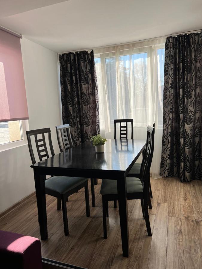 Nordic Sunny Apartment Сучава Екстер'єр фото